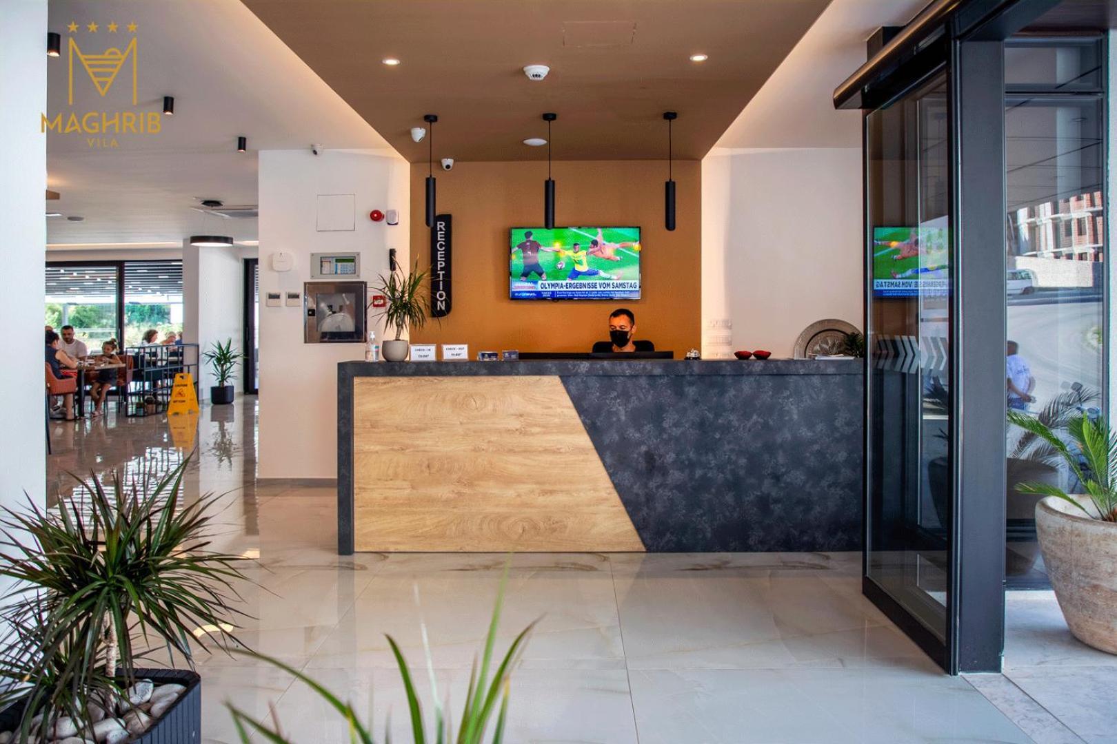 Maghrib Hotel Ulcinj Bagian luar foto
