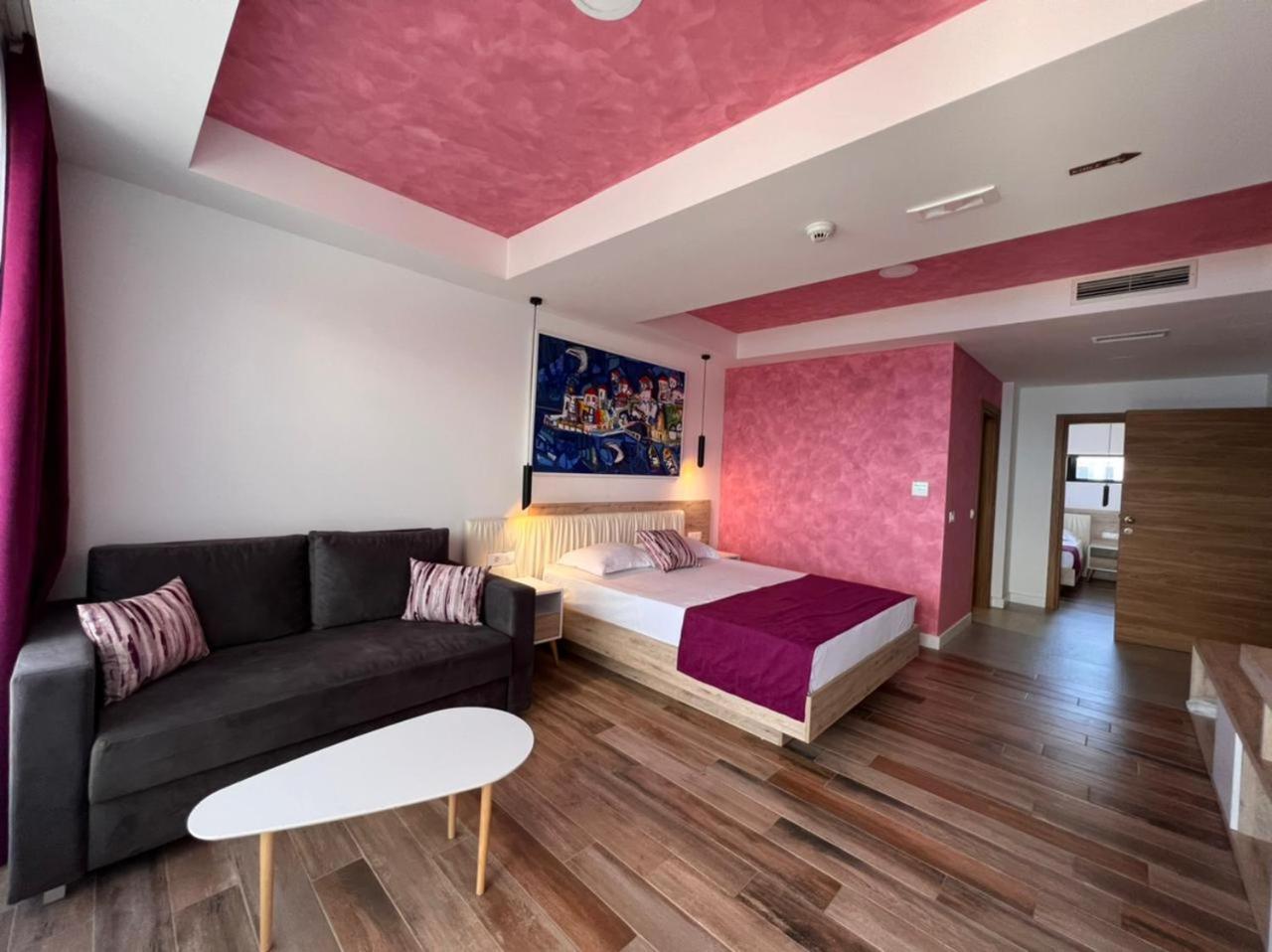 Maghrib Hotel Ulcinj Bagian luar foto