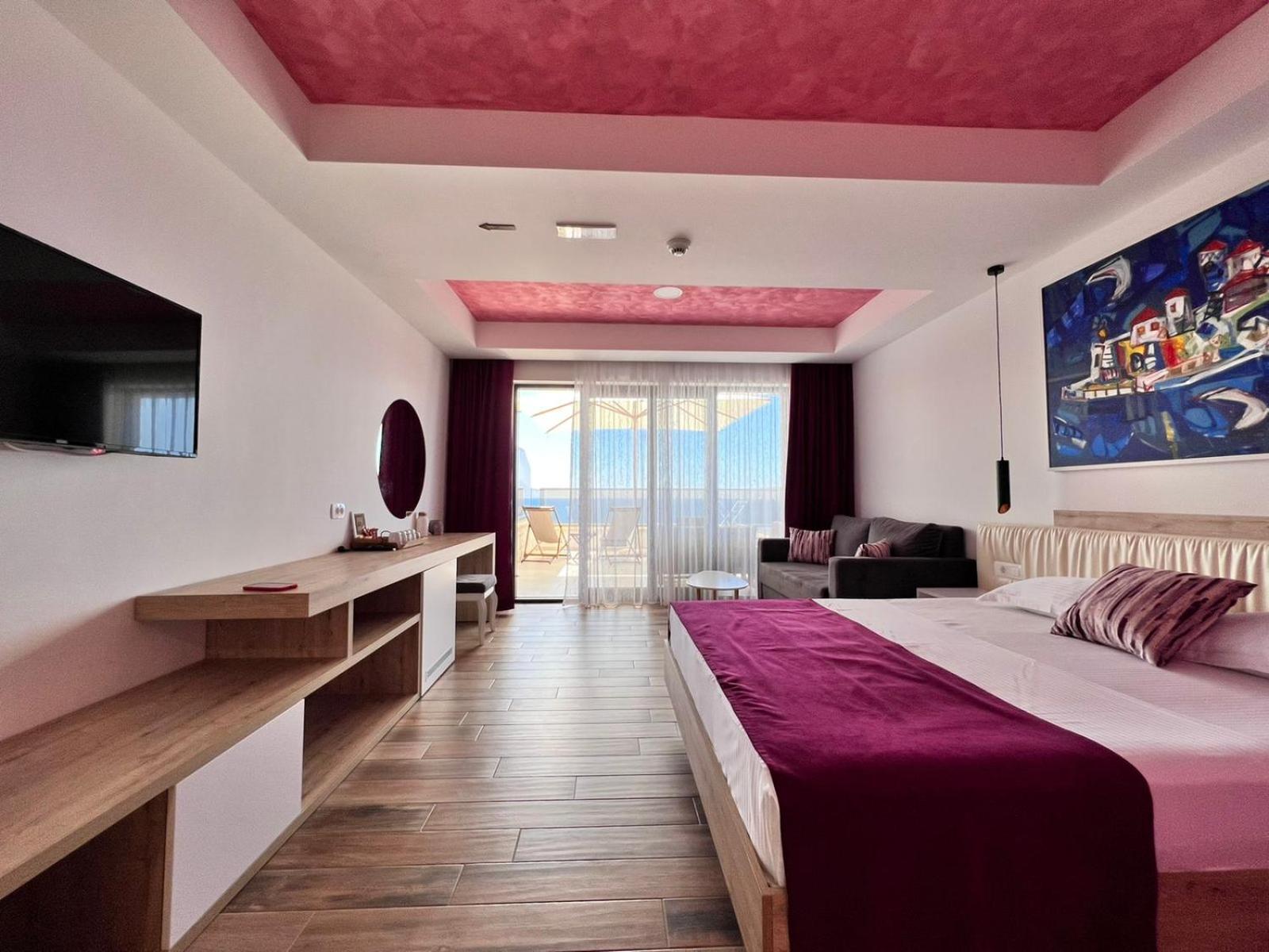Maghrib Hotel Ulcinj Bagian luar foto